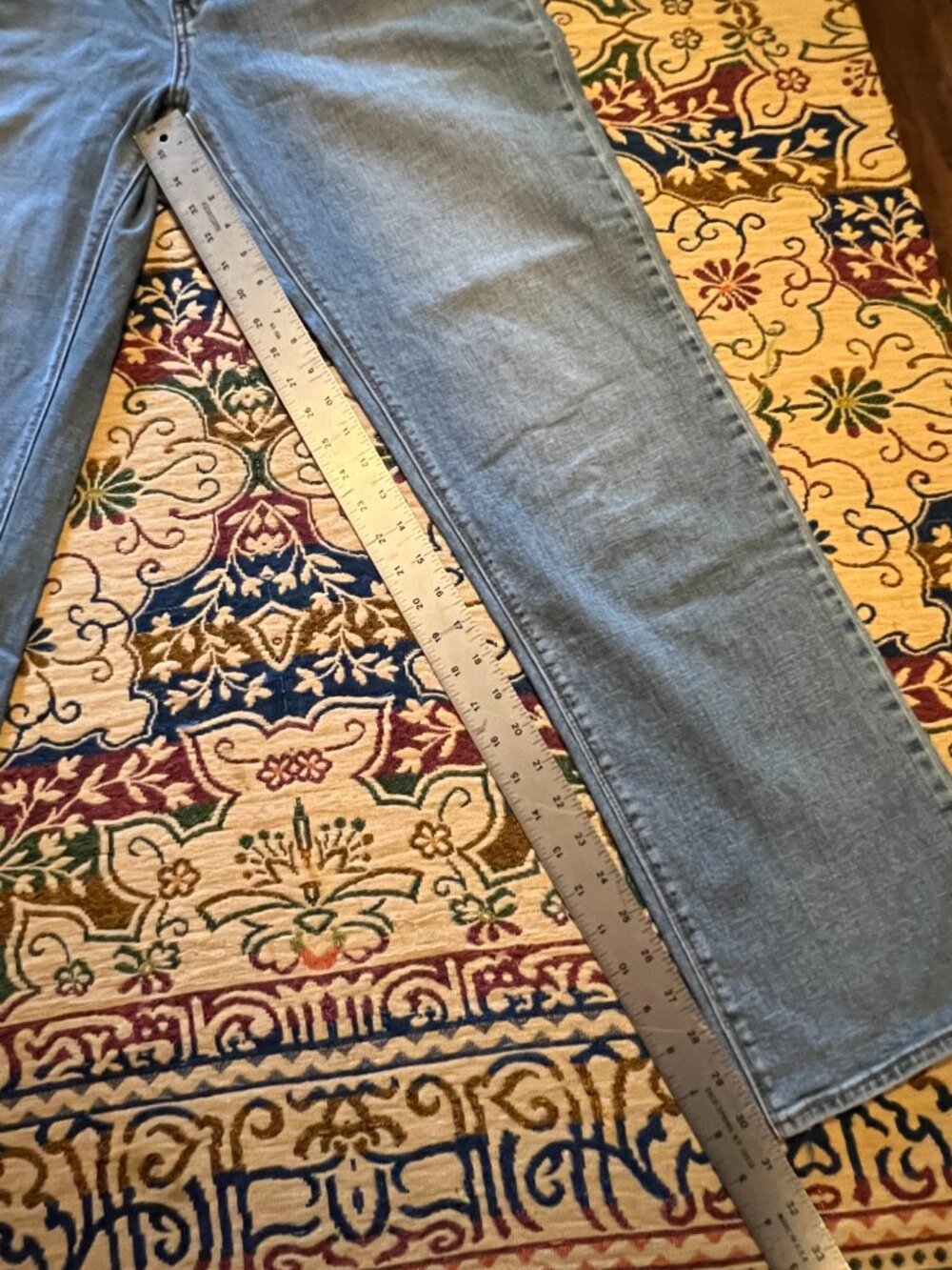 Levi's 525 Jeans Womens 14 M Light Wash Straight Leg Perfect Waist Distressed - Picture 4 of 16